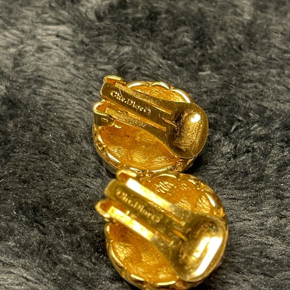 Christian Dior Vintage Clip-On Earrings - Picture 6 of 11